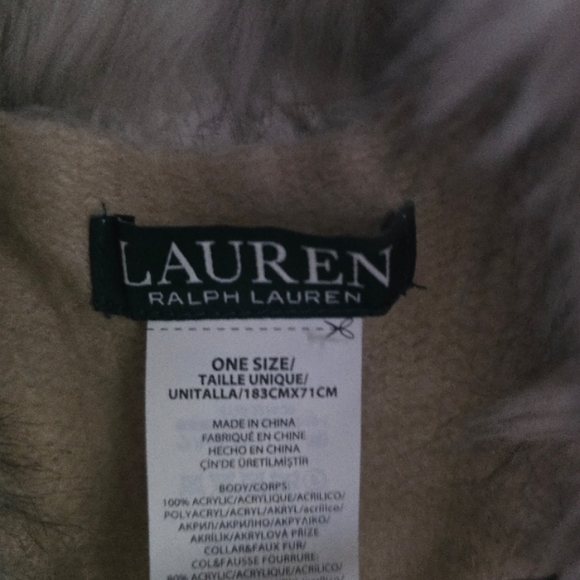 Ralph Lauren Luxurious Faux Fur Shawl - Picture 3 of 3